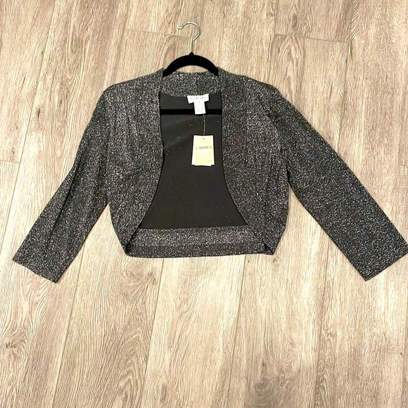 🆕Carmen Marc Valvo short dressy cardigan Sz Medium G23 - Picture 1 of 5